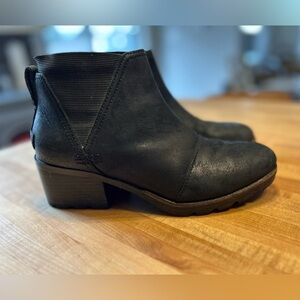 Sorel Women's Cate Chelsea boot in black waterproof full-grain leather.